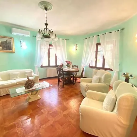 Fiorita Apartment